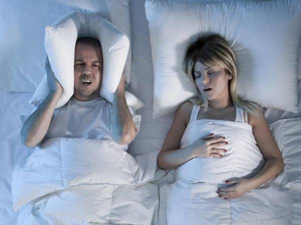 Snoring is one of the symptoms of a curved nasal septum.